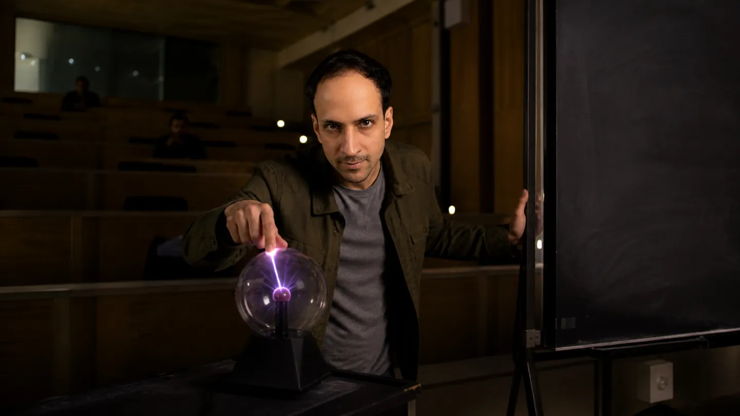 Branching Verdict: Raked Lecture Hall — AI Portrait Prompt